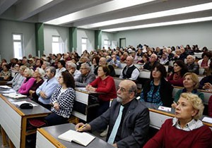 'Yaşlı üniversitesi'nde dersler başladı
